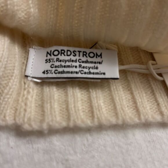 NWT Nordstrom Women's Cashmere Knit Beanie Ivory Cloud - Picture 5 of 5